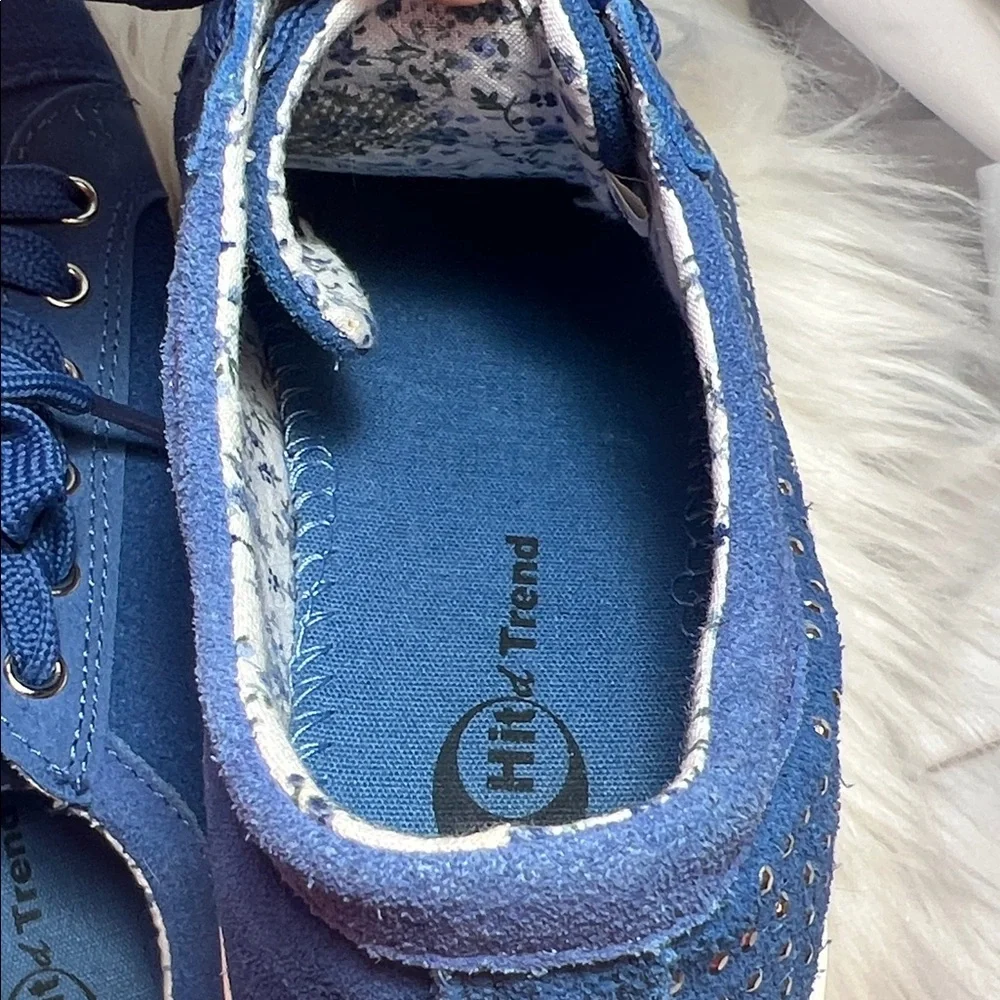 Blue Women's Sneakers with Rhinestone Detailing
